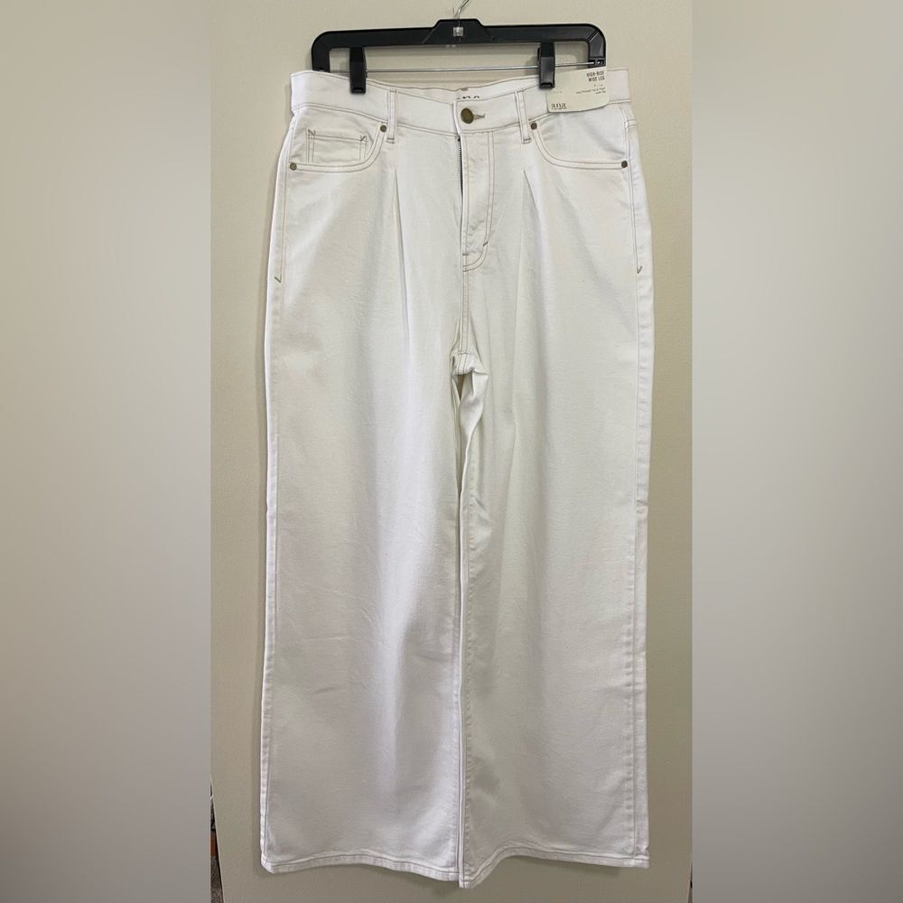 a.n.a Women's High-Rise Wide Leg Pleated Jeans White. Size 10. NWT - Picture 5 of 16